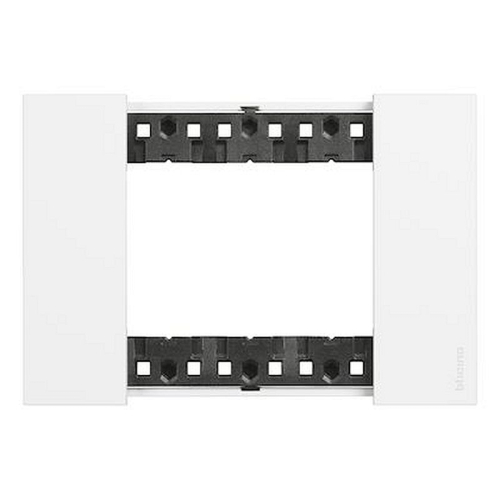 Plaque de finition Living Now Collection Les Blancs 3 modules finition Blanc-BTKA4803KW-8005543613788-BTICINO